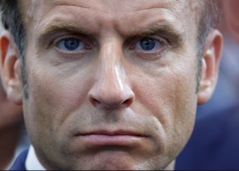 حلفاء ماكرون يبحثون عن أغلبية برلمانية بعد انهيار تحالفه بالانتخابات التشريعية