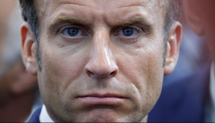 حلفاء ماكرون يبحثون عن أغلبية برلمانية بعد انهيار تحالفه بالانتخابات التشريعية