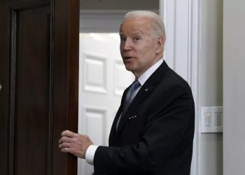 “استحمت مع والدها”… مذكرات ابنة بايدن تحرج الرئيس الأمريكي