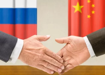 “سوق جذابة وواعدة عكس الاتحاد الأوروبي”… خبير يوضح أسباب إمدادات النفط القياسية من روسيا إلى الصين