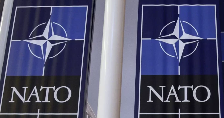 “الناتو” يقدم الدعم الأمني ​​لقطر في بطولة كأس العالم لكرة القدم 2022