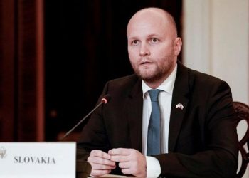 سلوفاكيا تبرم صفقة مع السويد لشراء مركبات قتالية بقيمة 1.6 مليار يورو