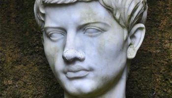 الإنياذة.. رائعة فرجيل ومجد روما القديمة فى ملحمة شعرية خالدة