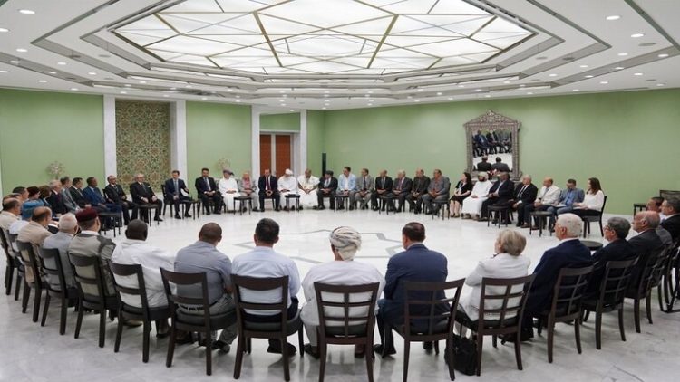 الأسد للمثقفين العرب: ما يحصل في سوريا “حرب على الانتماء”