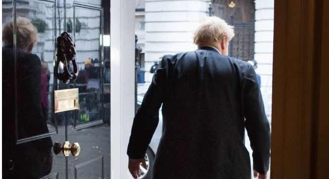 روسيا تعلّق على استقالة جونسون: الأنظمة الليبرالية في أعمق أزمة سياسية