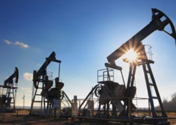 صعود في أسعار النفط مع استمرار المخاوف من ركود عالمي محتمل