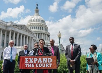 اعتقال 17 عضواً في الكونغرس الأميركي خلال تظاهرة أمام الكابيتول