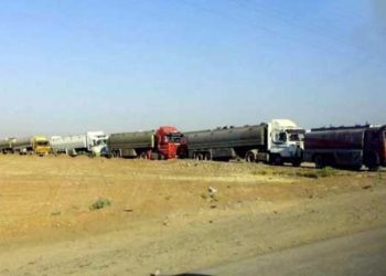 الاحتلال الأميركي ينقل 55 صهريجاً محملاً بالنفط السوري المسروق إلى قواعده في العراق