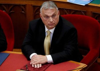 المجر: إستراتيجية بروكسل تجاه روسيا أخفقت وحكومات أوروبا تنهار مثل “الدومينو”