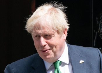 حكومة بوريس جونسون تفوز بالثقة