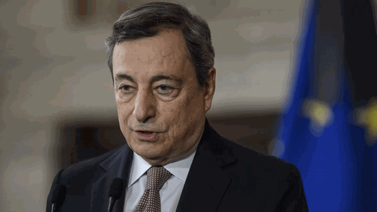 رئيس الوزراء الإيطالي ماريو دراغي يقدّم استقالته إلى الرئيس