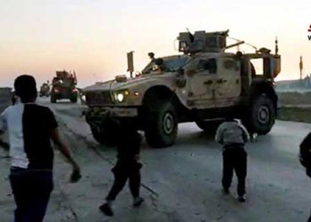 سورية: هجوم بالقذائف الصاروخية يستهدف قاعدة للاحتلال الأمريكي في الحسكة