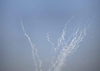 تل ابيب تحاول الخروج من مأزقها الجديد