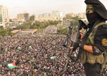 هآرتس: قطع الضفة عن غزة صعب جداً