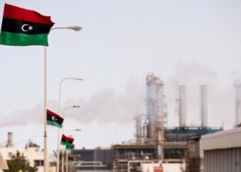 خليفة حفتر ينقل مقر المؤسسة الوطنية للنفط إلى بنغازي