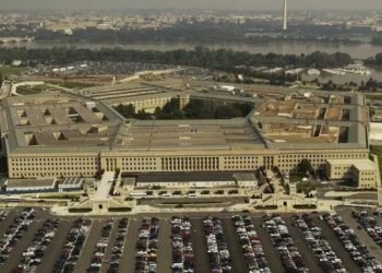 القوات الجوية الأمريكية تطلب صفقة صواريخ “أمرام” من رايثيون بقيمة 972 مليون دولار