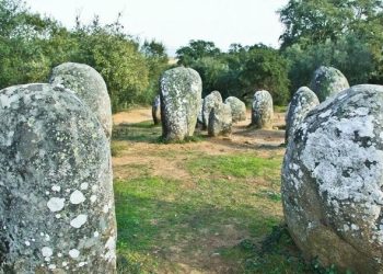 إسبانيا : اكتشاف 526 شاهد صخري يزيد عمرها على 2500 سنة