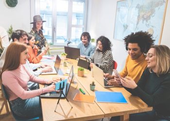 دراسة: جيل “z”‏ يفضّل الأعمال الإبداعية وغير الفنية