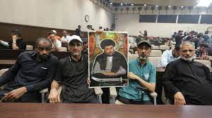 العراق.. التيار الصدري يدعو أنصاره لإخلاء مبنى البرلمان في بغداد