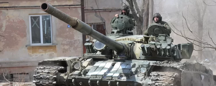 بعد حصول الجيش الروسي على دفعة جديدة من النسخة المطورة… معلومات عن الدبابة الروسية “تي – 90”