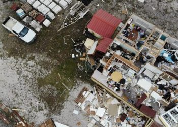 مصرع 12 شخصاً جراء إعصار يضرب سواحل ولاية فلوريدا