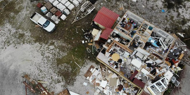 مصرع 12 شخصاً جراء إعصار يضرب سواحل ولاية فلوريدا