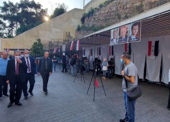 السفارة السورية في بيروت نافية توقيف موظفيها: نمارس عملنا بصورة اعتيادية