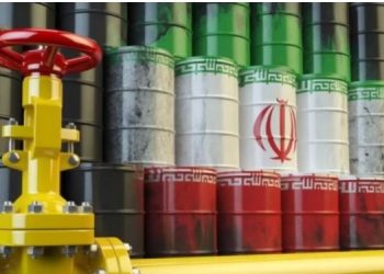 هآرتس: العالم بانتظار النفط الإيراني في الأسواق
