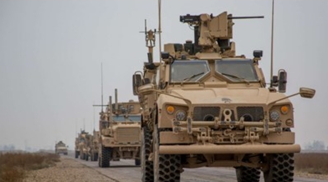 سوريا: القوات الأميركية تُخرج رتلاً محملاً بالعتاد العسكري من الحسكة عبر معبر الوليد