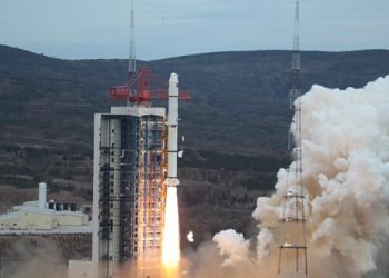 الصين تطلق قمراً اصطناعياً جديداً لرصد البيئة