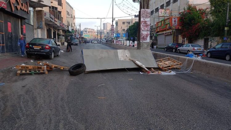 الإضراب الشامل يعم الأراضي الفلسطينية نصرةً لمخيمي شعفاط وعناتا