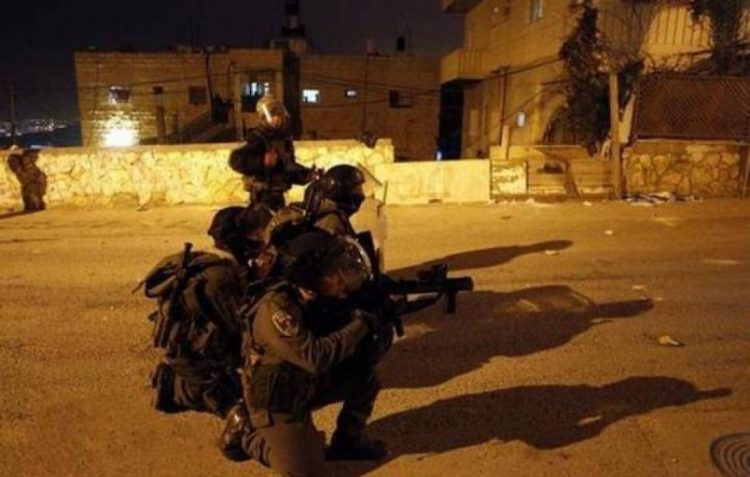 عقب استشهاد عدي التميمي.. الضفة تنتفض عن بكرة أبيها وسط مواجهات شاملة الاحتلال