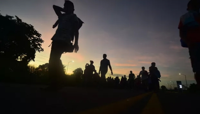 تظاهر مئات المهاجرين غير النظاميين ضد إجراءات الترحيل جنوب المكسيك