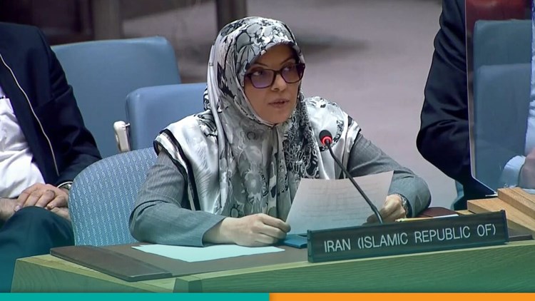 إيران تدعو الغرب إلى عدم تمثيل دور الحارس للنساء الإيرانيّات