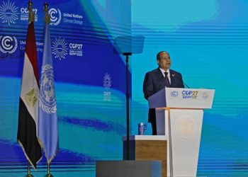 الرئيس المصري: للعمل على خفض الانبعاثات والتحوّل إلى الطاقة النظيفة