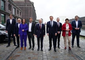 “فاينانشال تايمز”: ألمانيا منقسمة بشأن اعتمادها على الصين