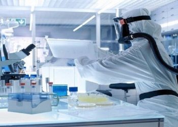 الدفاع الروسية: جامعة بوسطن الأمريكية طورت فيروسا يسبب مرض “كوفيد” بناء على سلالة “أوميكرون”