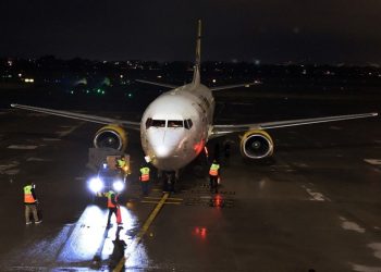 فنزويلا وكولومبيا تستأنفان الرحلات الجوية بعد انقطاع لأكثر من عامين