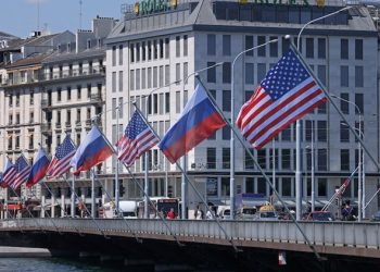 “كوميرسانت”: مفاوضات بين ممثلي موسكو وواشنطن في أنقرة