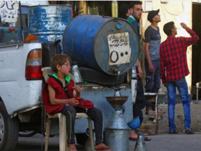 انفراج في ازمة الوقود في سورية بعد وصول شحنات من ايران.. الحكومة ترفع أسعارها والمواطن امام ازمة غلاء غير مسبوقة