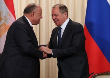 لافروف وشكري يؤكدان أهمية تعزيز التنسيق الروسي المصري بشأن القضايا الإقليمية والدولية