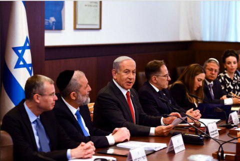 حزبان فلسطينيان يتهمان حكومة نتنياهو بالسعي للتسريع في تعميق المشروع الصهيوني في فلسطين من خلال توسيع الاستيطان وحسم قضية تهويد القدس