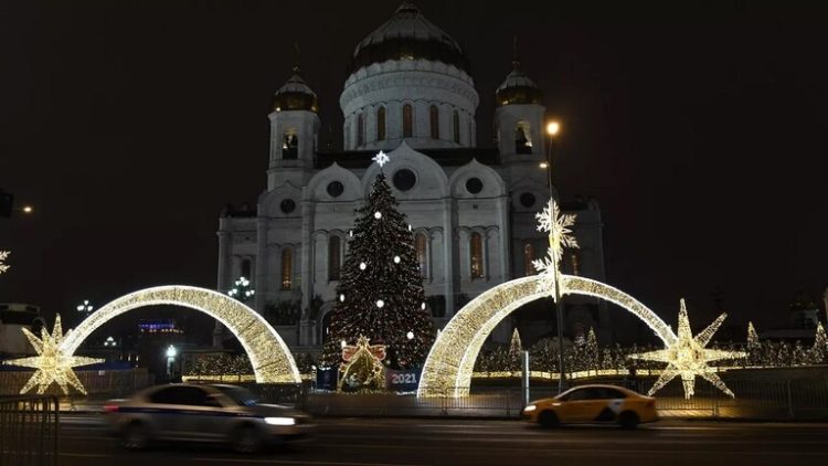 الكنيسة الأرثوذكسية الروسية تعرب عن تقديرها الشديد لقرار بوتين وقف إطلاق النار في أوكرانيا