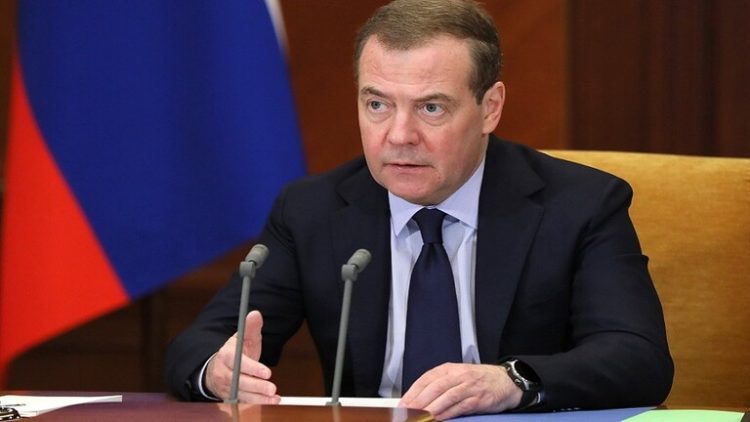 مدفيديف: الغرب مستعد لأي تكاليف لهزيمة روسيا في حرب بالوكالة