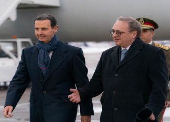 يرافقه وفد وزاري كبير.. الأسد يصل إلى موسكو (صور)