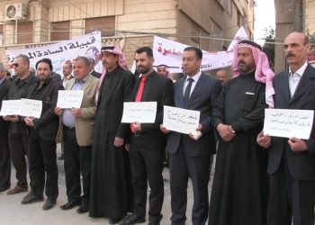 أبناء العشائر العربية يتظاهرون في الحسكة للمطالبة بفك الحصار عن سوريا