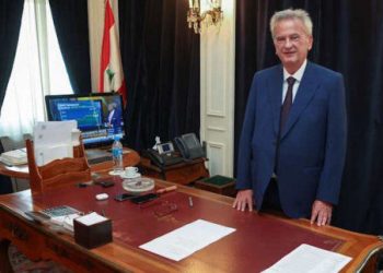 بزفّة” مصحوبة بالطّبل والزّمر” رياض سلامة يُنهي 30 عاماً من حُكمه لمصرف لبنان المركزي