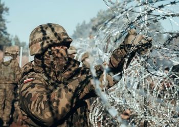 بولندا ترسل قوات إضافية إلى حدودها مع بيلاروسيا