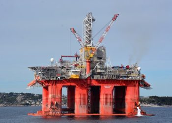 لبنان: وصول باخرة التنقيب إلى “البلوك 9” لبدء الحفر