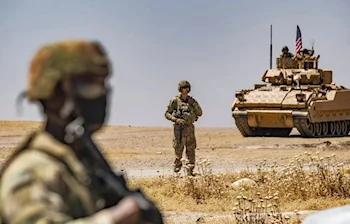 الجيش الأميركي يبدأ نقل سجناء «داعش» من سوريا إلى العراق